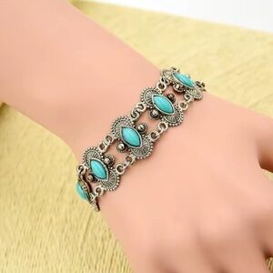 Elegant Silver and Turquoise Bracelet